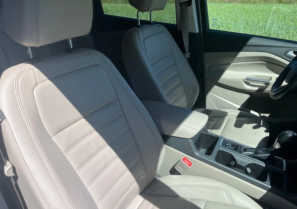 Ford Escape cena 52800 przebieg: 126000, rok produkcji 2017 z Knurów małe 781